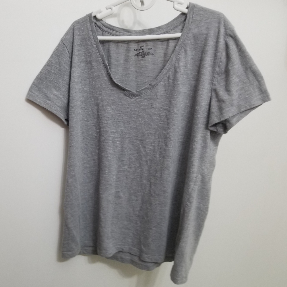 VGUC gray Bobbie Brooks cotton/poly v-neck t-shirt